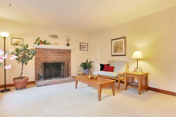 77 Farm Road Stow, MA 01775 - Photo 8 of 19