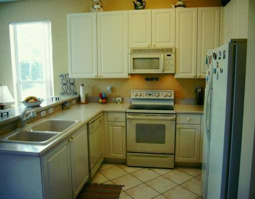 16296 Southwest 26th Street Miramar, FL 33027 - Photo 4 of 15 Kitchen