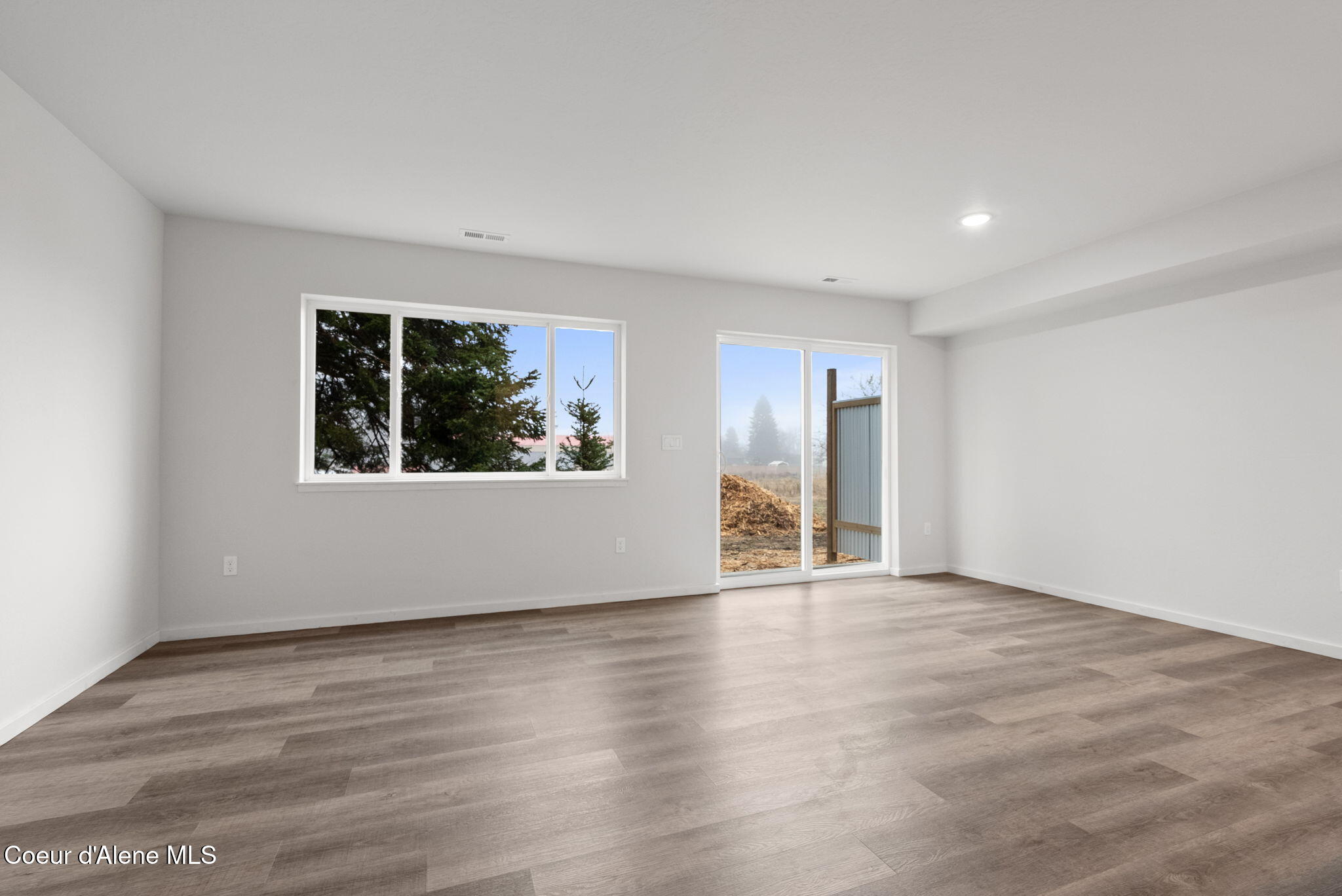 9854 North Laylin Circle Hayden, ID 83835 - Photo 4 of 5 3 BR LR (2)