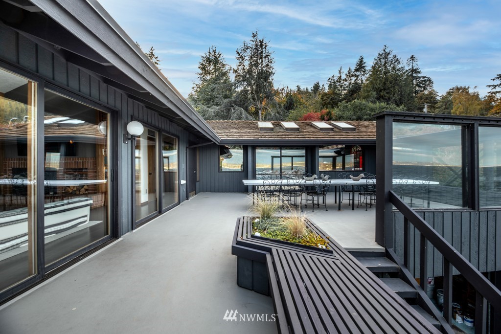 14312 Glen Acres Road Southwest Vashon, WA 98070 - Photo 3 of 40