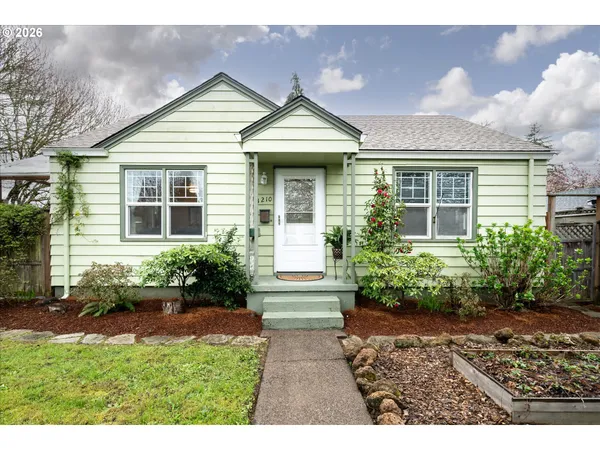 $329,000 | 3210 Royal Avenue, Eugene, OR 97402