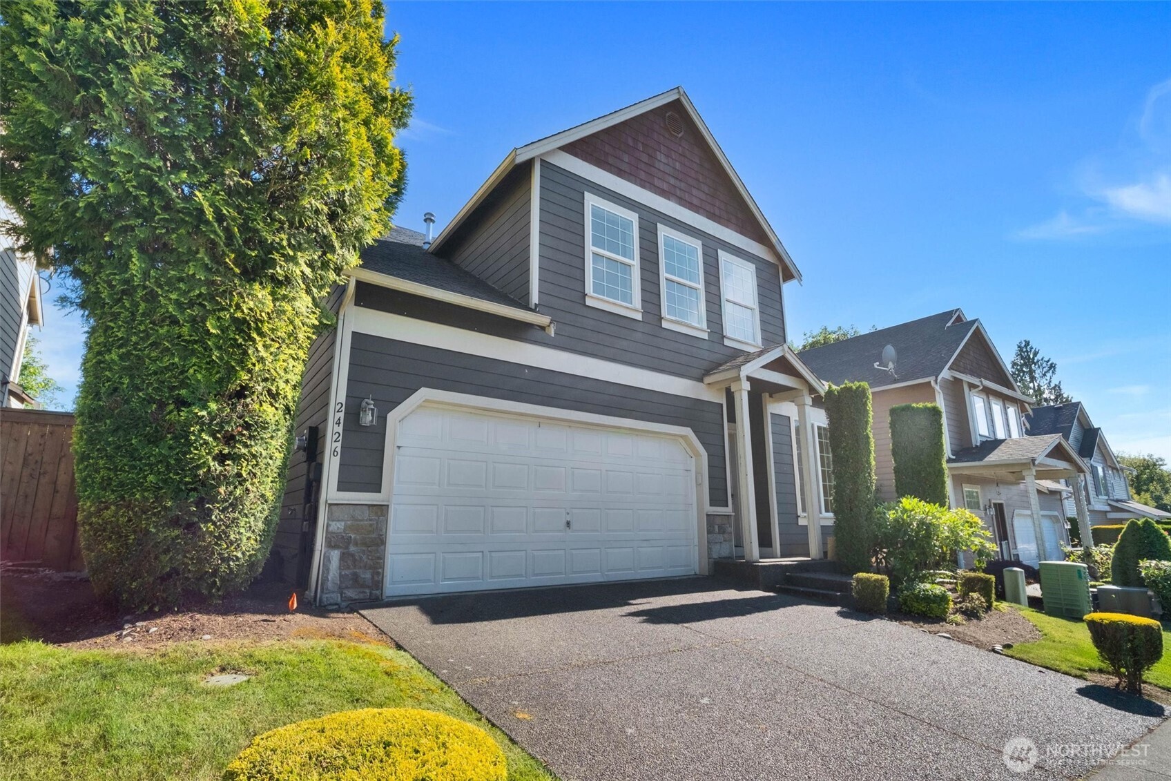 2426 Stafford Way Bothell, WA 98012 - Photo 2 of 40