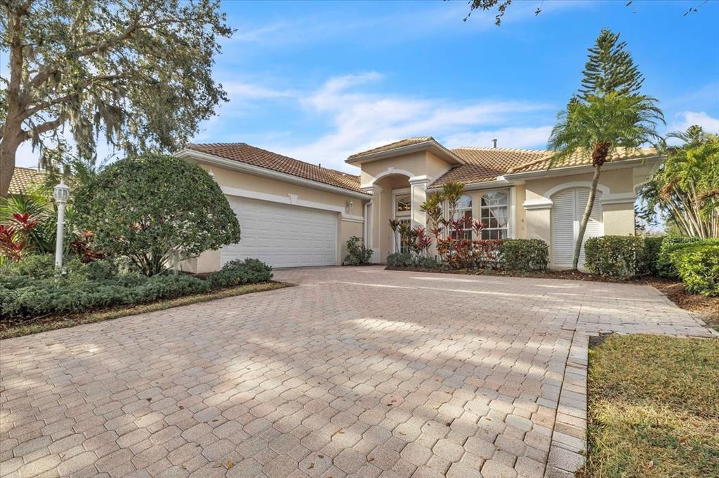 7626 Desert Inn Way Lakewood Ranch, FL 34202 - Photo 2 of 58 Gallery Image 2