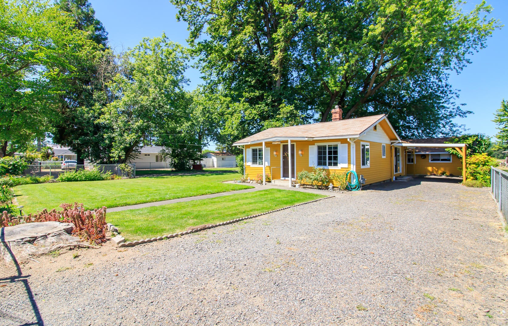 5161 Gebhard Road Central Point, OR 97502 - Photo 3 of 27 3