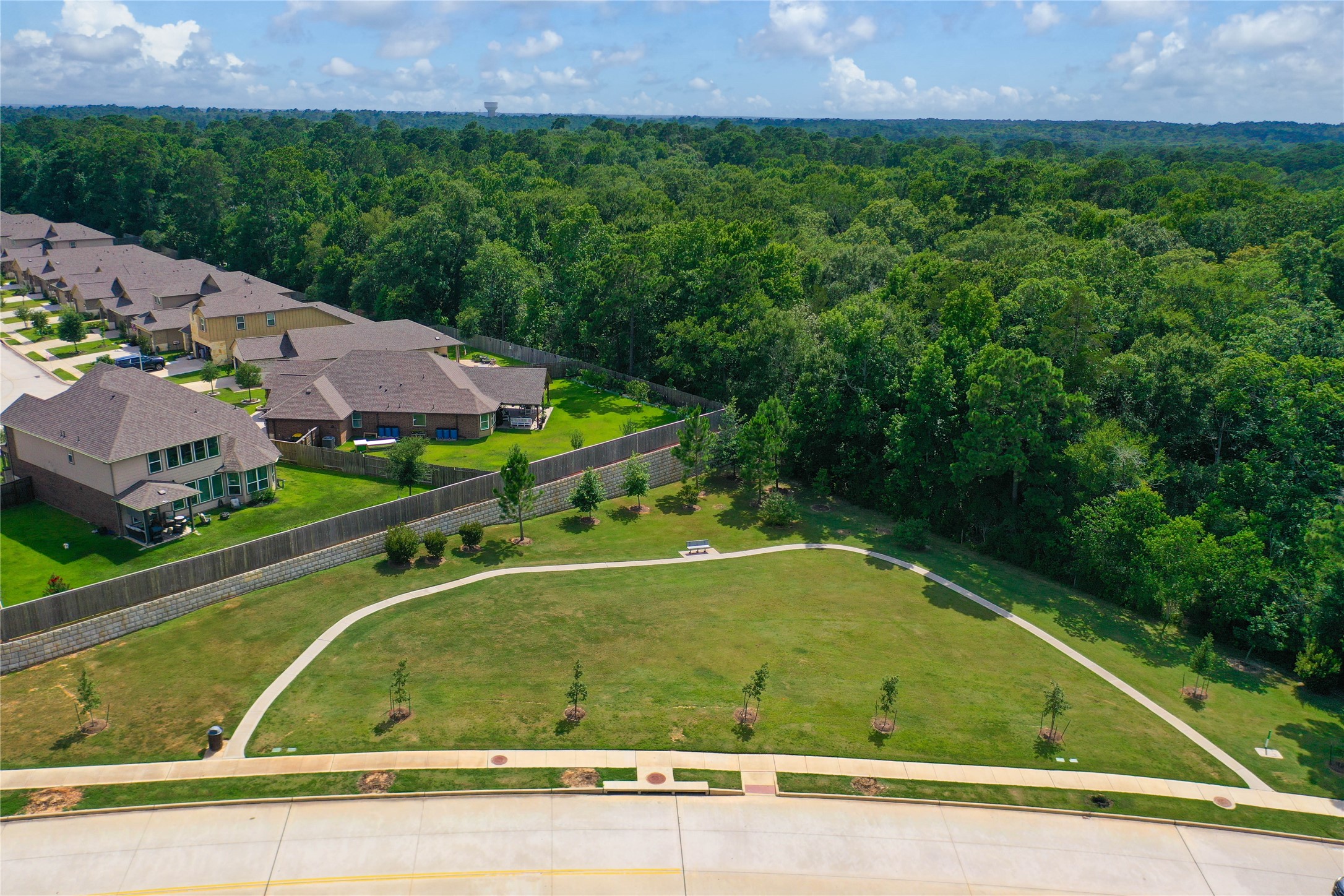 7080 Silverleaf Oak Street Conroe, TX 77304 - Photo 26 of 35 Montgomery Oaks offers great walking trails for those seeking a healthier lifestyle.