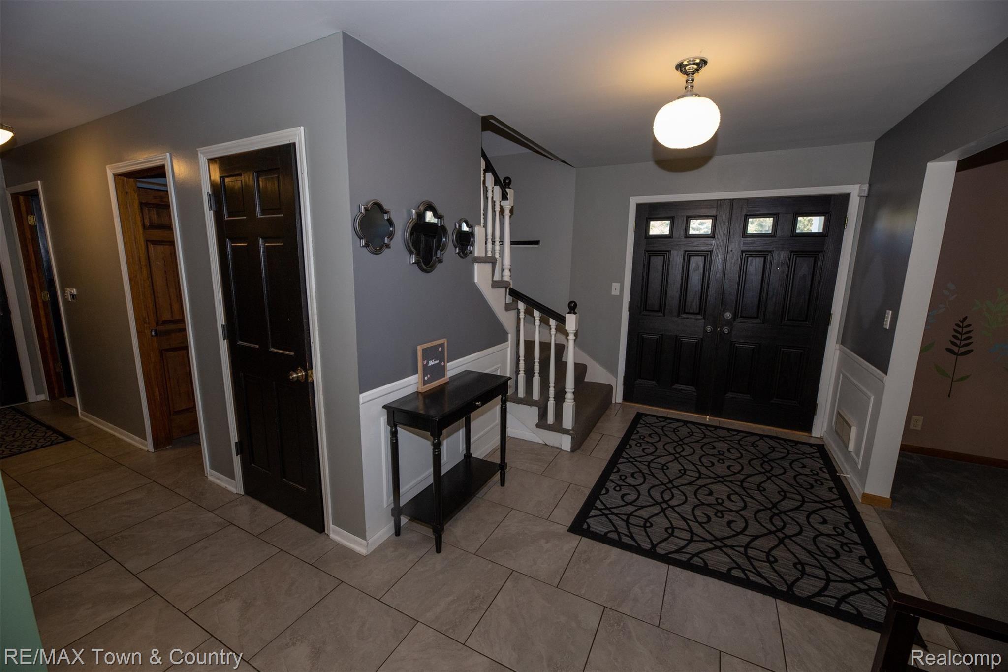 1379 Kennebec Road Grand Blanc, MI 48439 - Photo 5 of 52 5.jpg