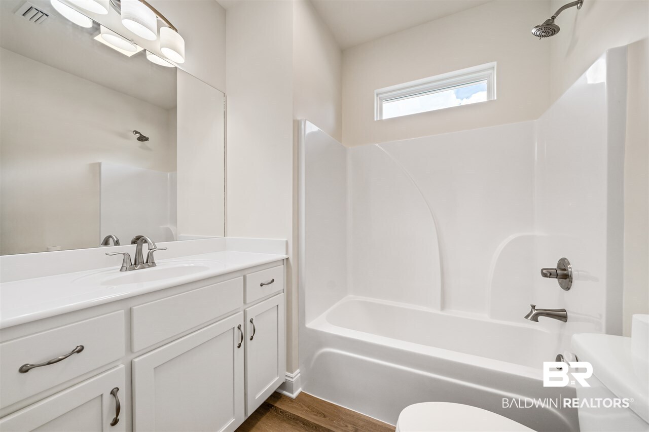 10356 Gayfer Rd Extension Fairhope, AL 36532 - Photo 13 of 22 Guest Bath