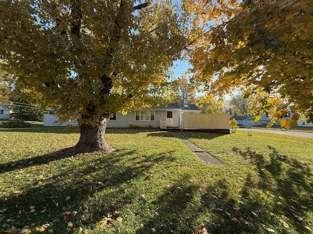 1004 Johnson Avenue Dixon, IL 61021 - Photo 2 of 2 a view of a yard with trees