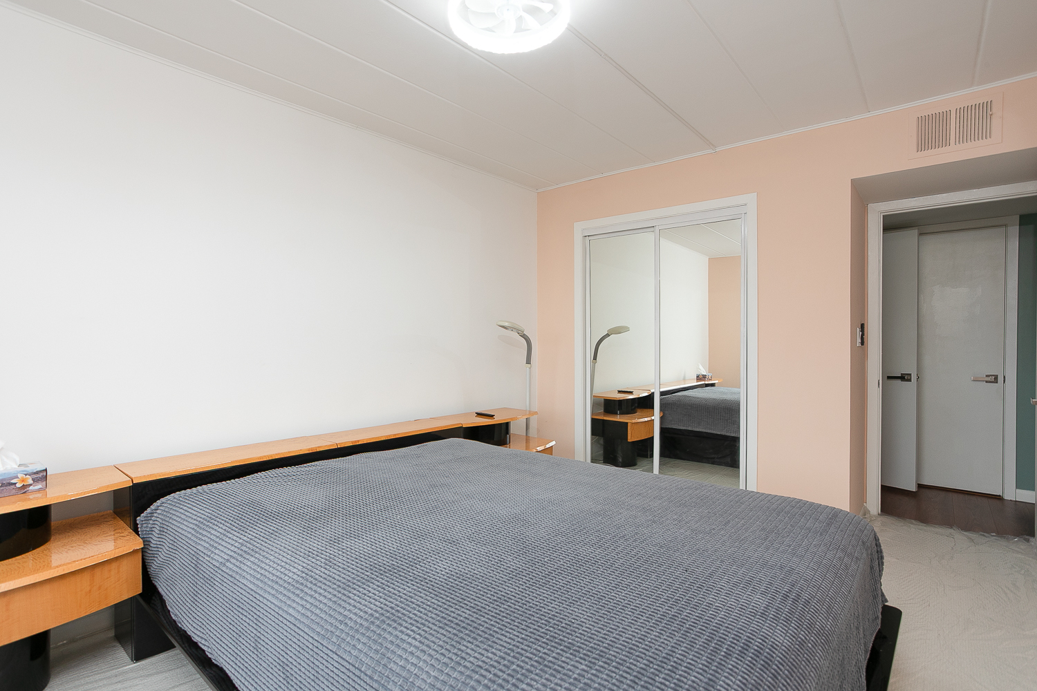 2900 Maple Avenue, Unit 19E Downers Grove, IL 60515 - Photo 25 of 32 a bed room with a bed and a chair