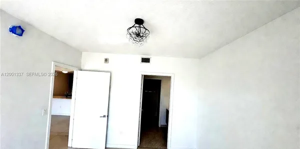 a picture of a very nice looking room