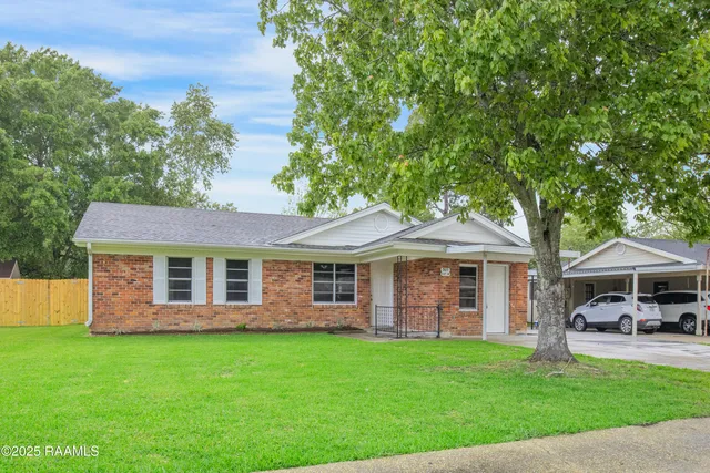 $174,900 | 307 East Drive, New Iberia, LA 70563