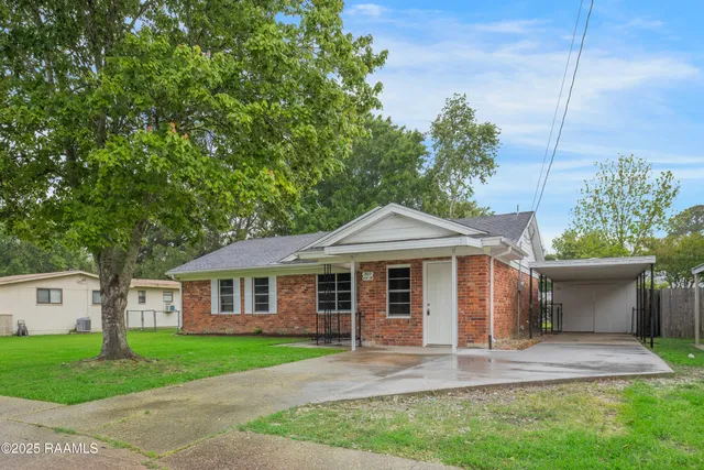 $174,900 | 307 East Drive, New Iberia, LA 70563