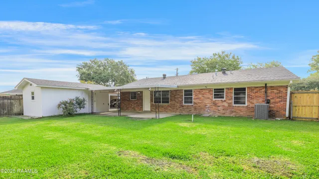 $174,900 | 307 East Drive, New Iberia, LA 70563