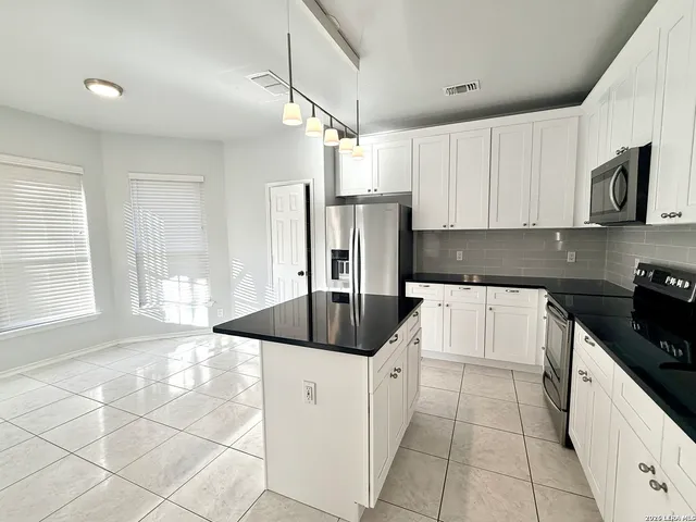 $2,500 | 14911 Elkton Drive, San Antonio, TX 78232