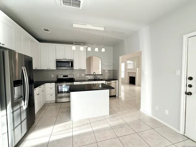 $2,500 | 14911 Elkton Drive, San Antonio, TX 78232
