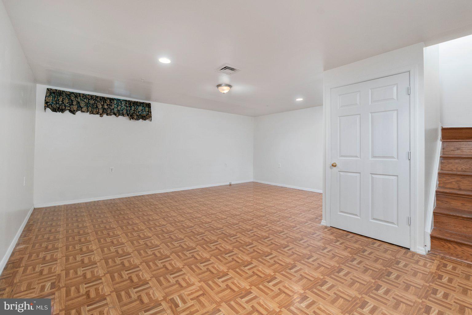 402 Maple Forest Road Baltimore, MD 21228 - Photo 19 of 36