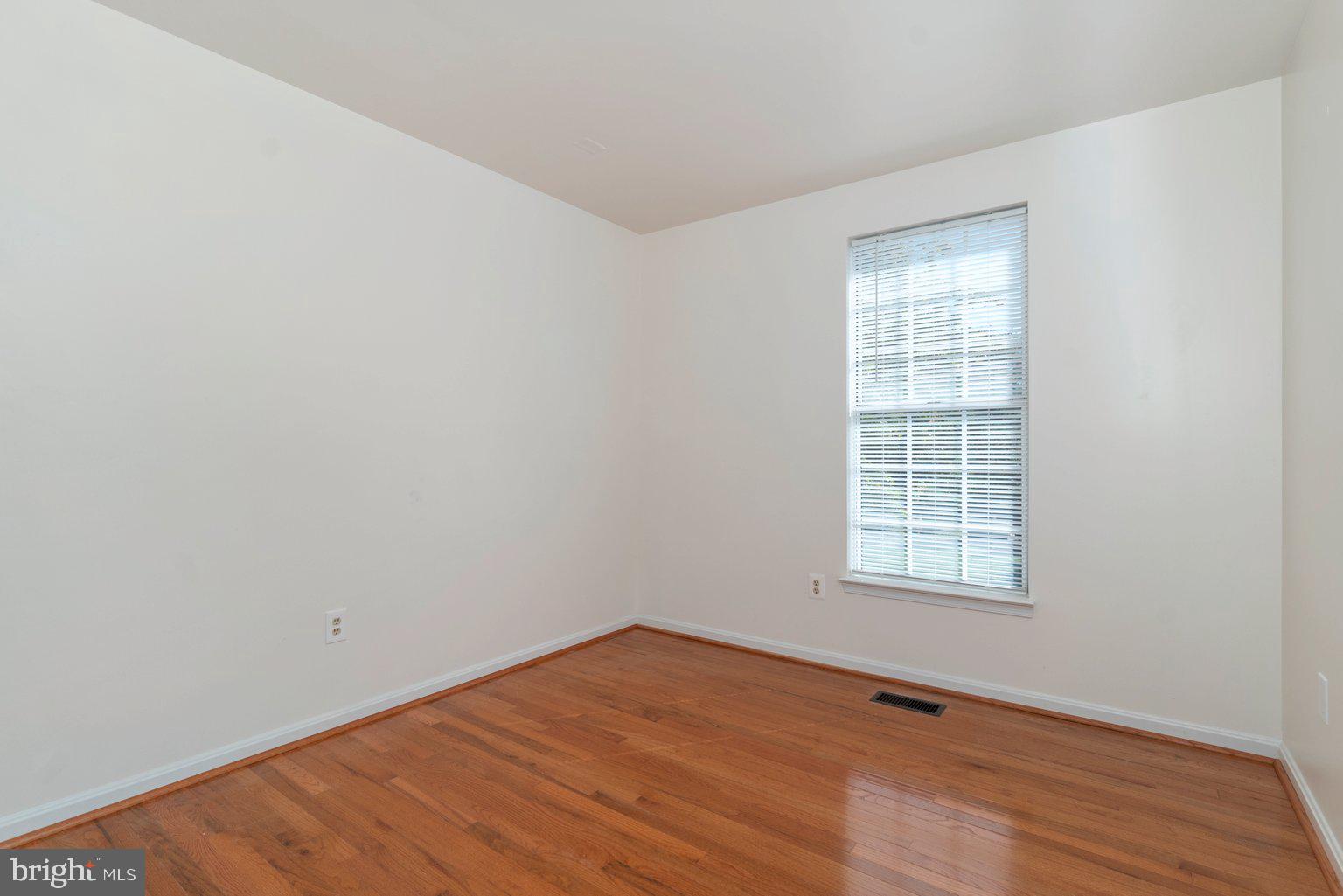 402 Maple Forest Road Baltimore, MD 21228 - Photo 33 of 36