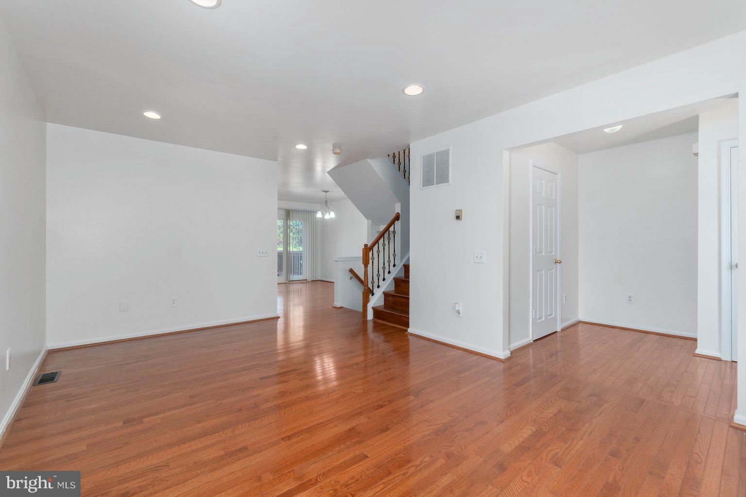 402 Maple Forest Road Baltimore, MD 21228 - Photo 7 of 36