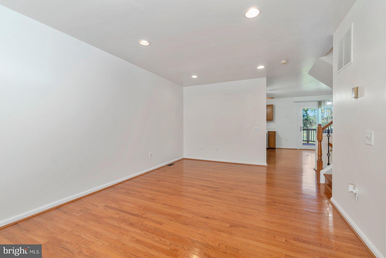 402 Maple Forest Road Baltimore, MD 21228 - Photo 8 of 36