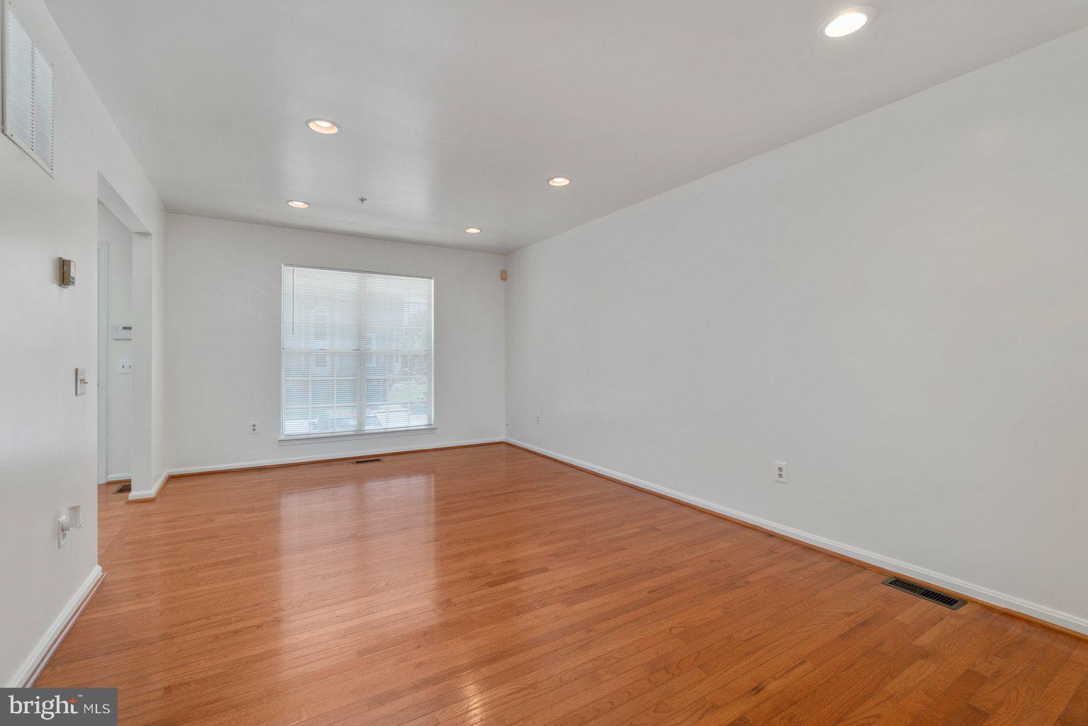 402 Maple Forest Road Baltimore, MD 21228 - Photo 9 of 36