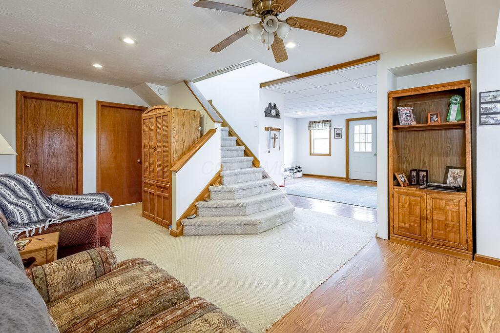 14293 Gilchrist Road Mount Vernon, OH 43050 - Photo 7 of 70 1-7