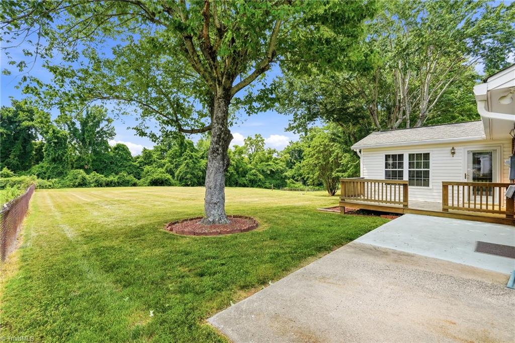 112 Queensbury Road Winston-Salem, NC 27104 - Photo 34 of 42