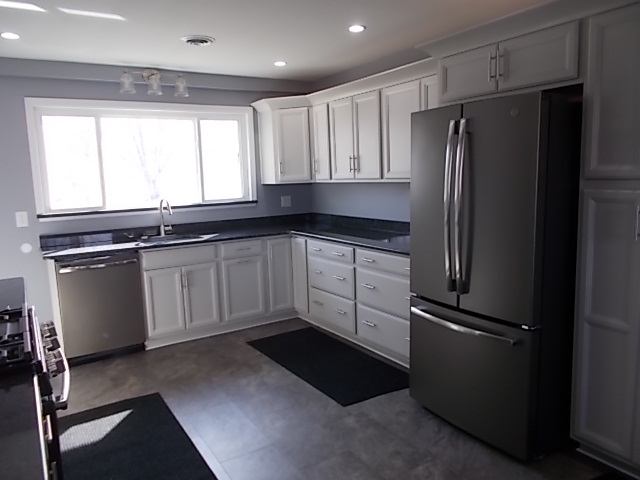 2658 East Beaver Road Kawkawlin, MI 48631 - Photo 2 of 27 Gallery Image 2