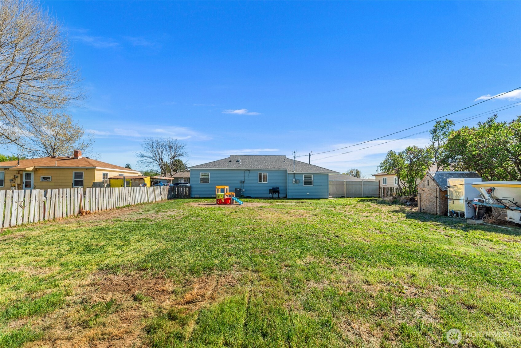 523 K Street Southwest Quincy, WA 98848 - Photo 29 of 35 a house view with a garden space