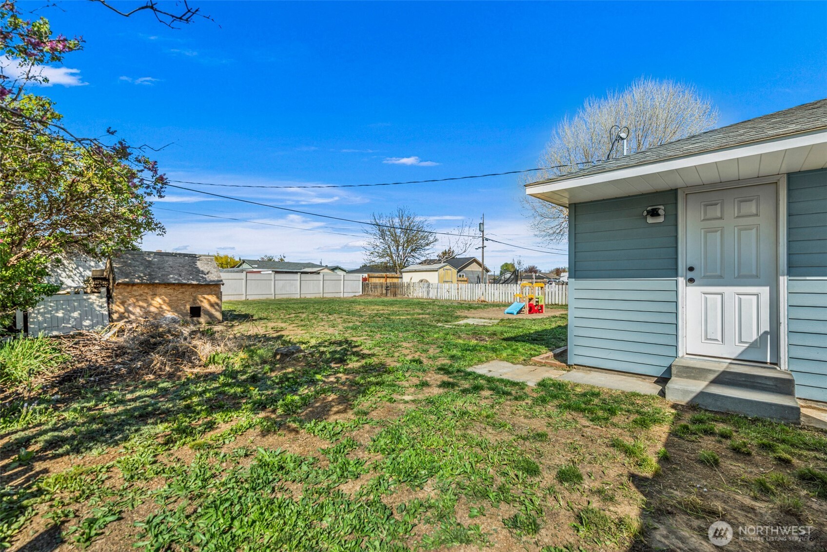 523 K Street Southwest Quincy, WA 98848 - Photo 34 of 35 a view of a house with a yard