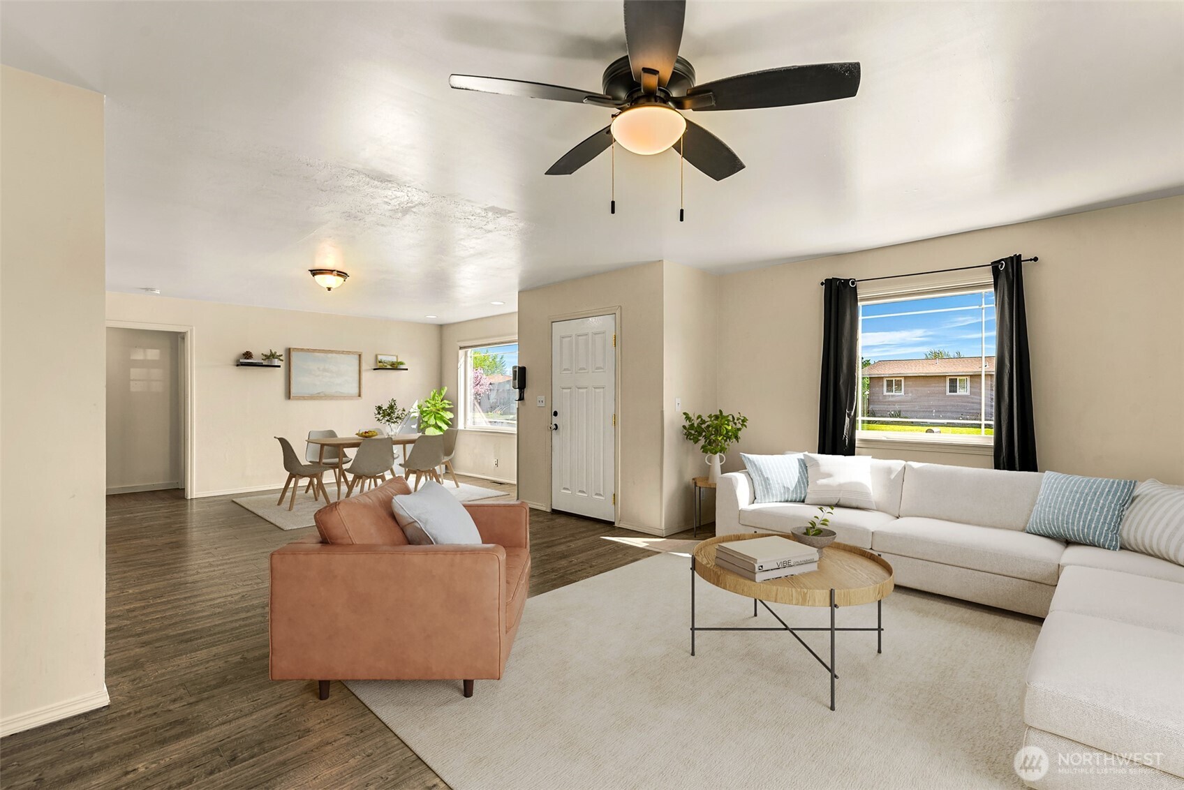 523 K Street Southwest Quincy, WA 98848 - Photo 6 of 35 a living room with furniture and a large window