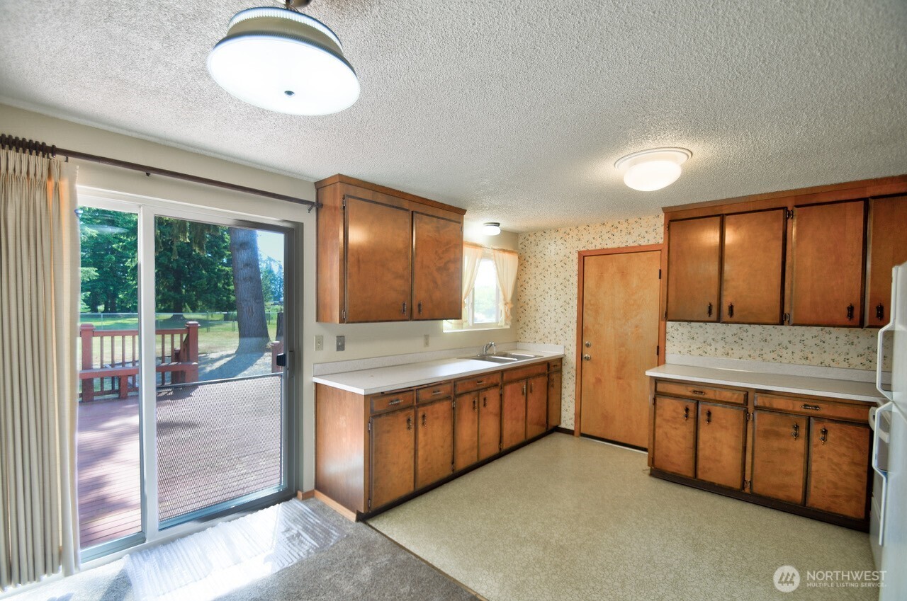 17706 Jordan Street Southwest Rochester, WA 98579 - Photo 17 of 33