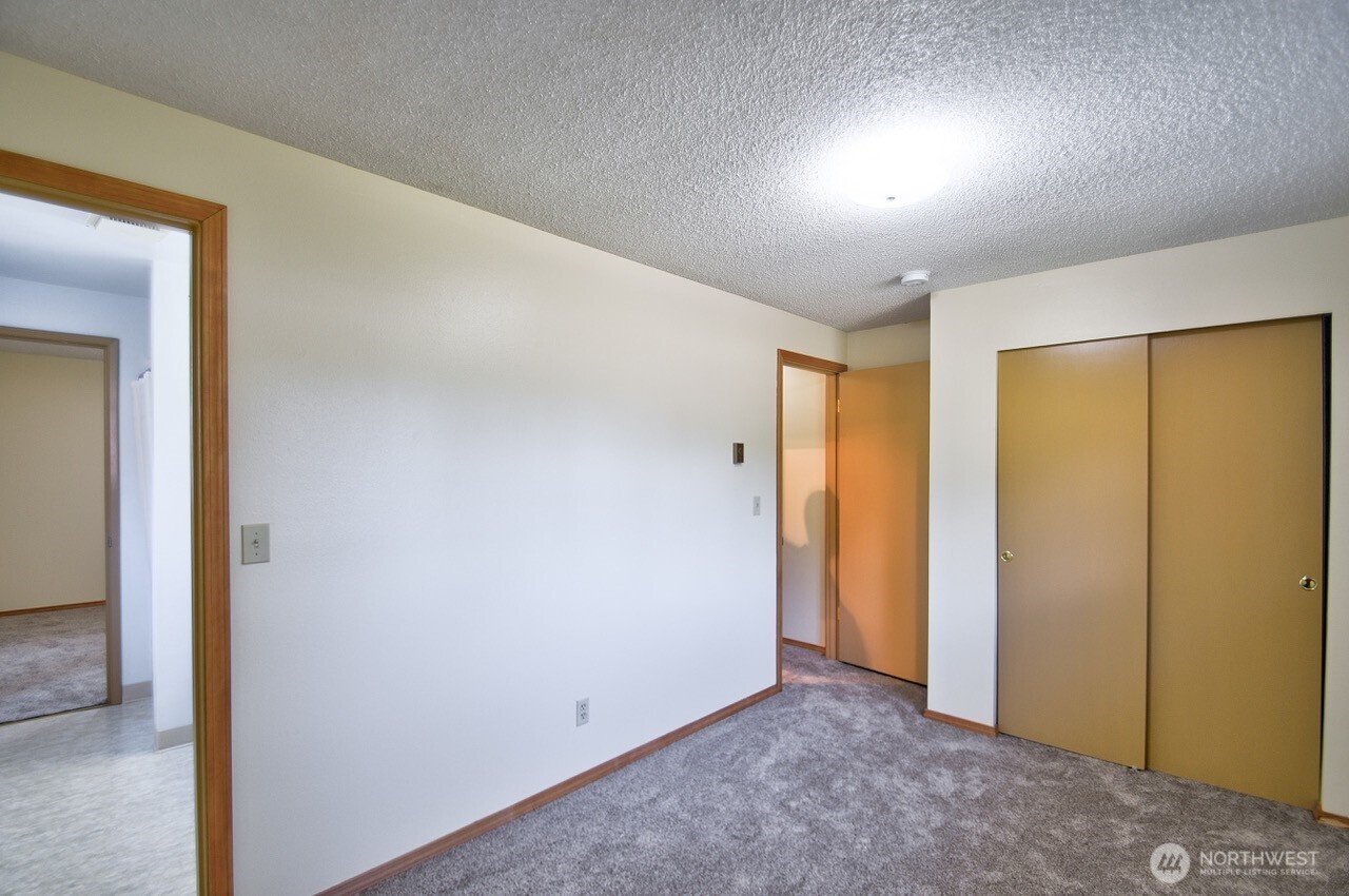 17706 Jordan Street Southwest Rochester, WA 98579 - Photo 28 of 33