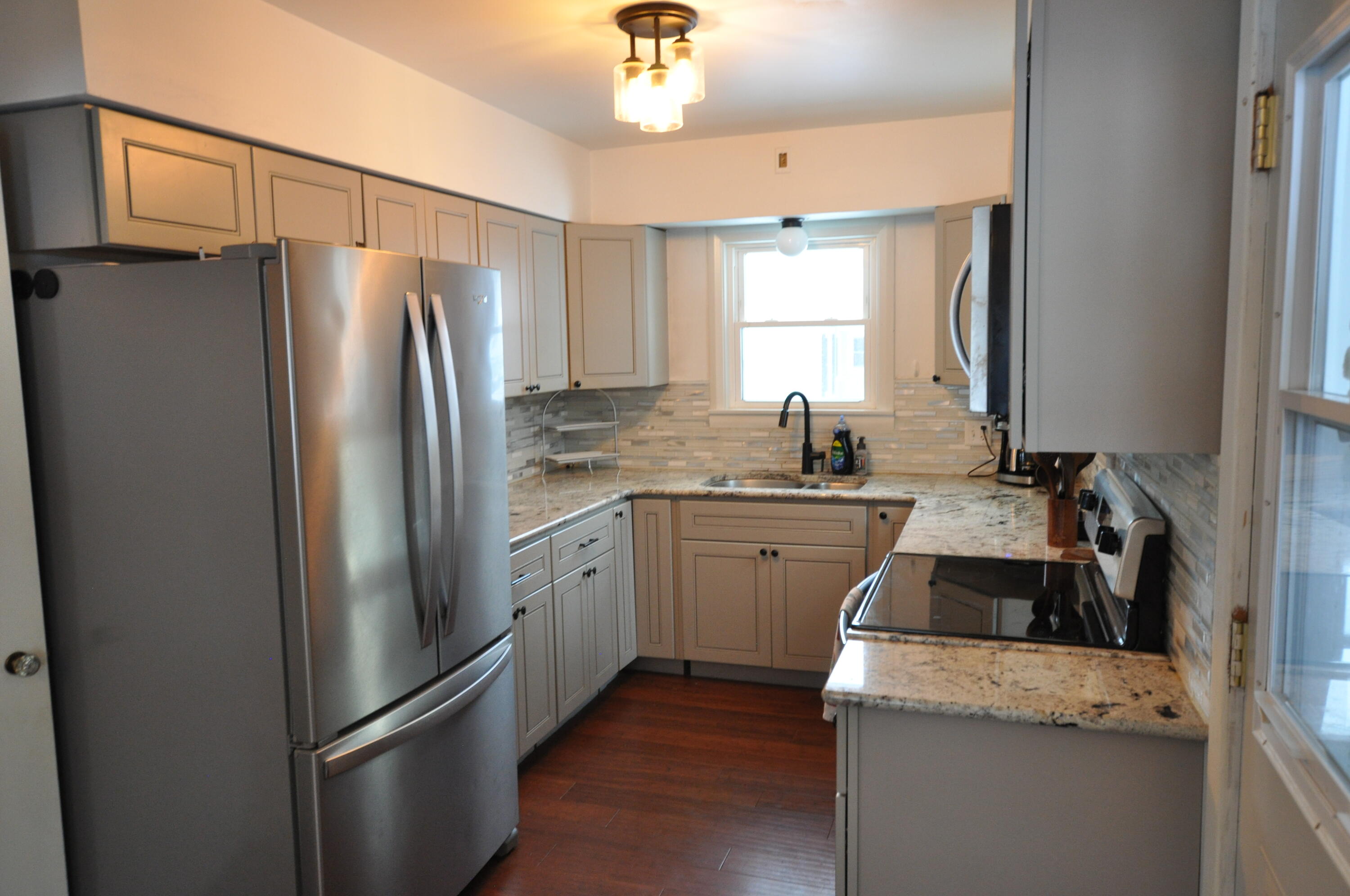 2801 Grace Road Kalamazoo, MI 49006 - Photo 2 of 38 DSC_0628