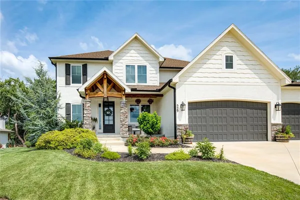$658,000 | 529 Northeast Legacy View Drive, Lee's Summit, MO 64086
