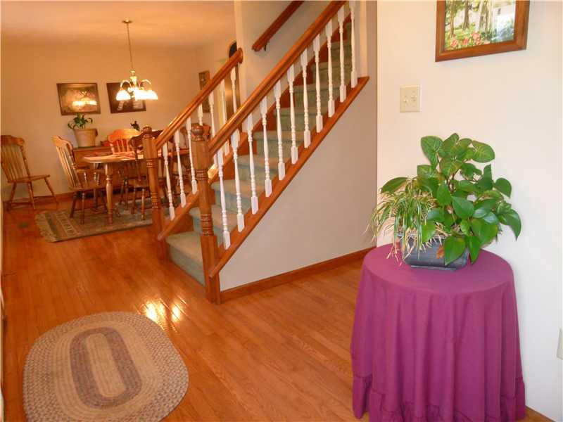 22 Ridgetop Drive Plum, PA 15239 - Photo 13 of 25 Entry/Foyer.