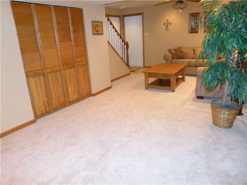 22 Ridgetop Drive Plum, PA 15239 - Photo 21 of 25 Den/Family/Great Room.