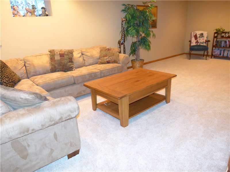 22 Ridgetop Drive Plum, PA 15239 - Photo 22 of 25 Den/Family/Great Room.