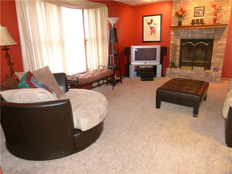 22 Ridgetop Drive Plum, PA 15239 - Photo 8 of 25 Family Room.