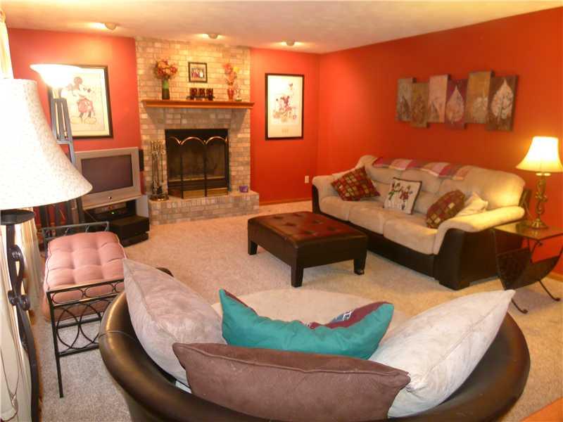 22 Ridgetop Drive Plum, PA 15239 - Photo 9 of 25 Family Room.
