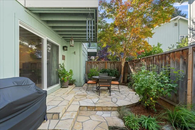 $1,500,000 | 950 Boranda Avenue, Unit 9, Mountain View, CA 94040