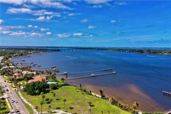 $1,800 | 1800 Southeast St Lucie Boulevard, Unit 5201, Stuart, FL 34996