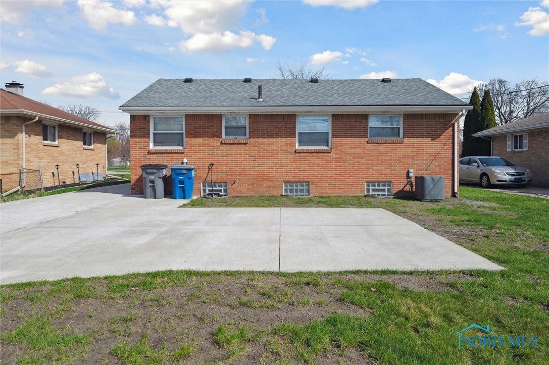 2321 West Alexis Road Toledo, OH 43613 - Photo 25 of 31 Gallery Image 25