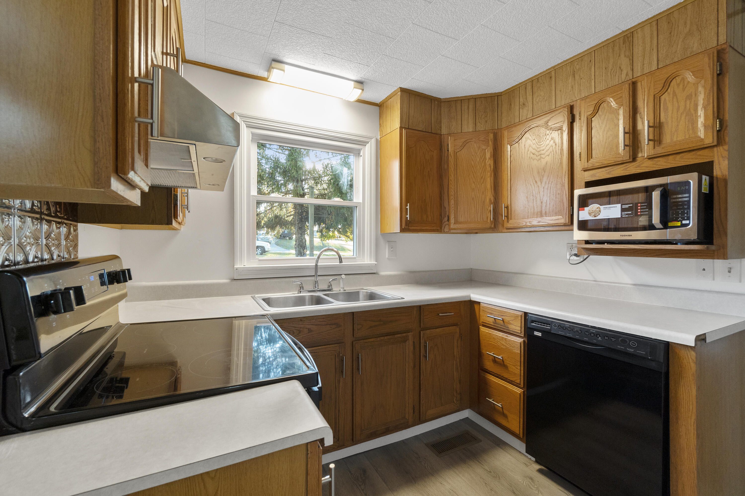 900 East Barton Ridge Road Greeneville, TN 37745 - Photo 8 of 43 1AFB2B75-0834-4C7F-9B0B-09893C6457DD