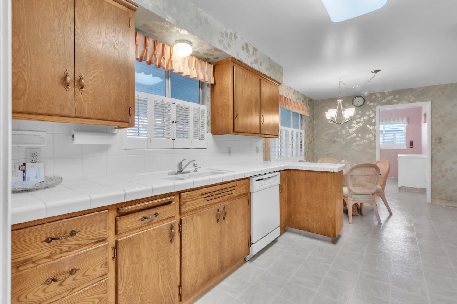 4248 Birgit Way Sacramento, CA 95864 - Photo 9 of 20