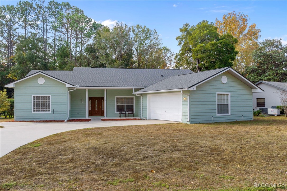 9 Foxgreen Court Homosassa, FL 34446 - Photo 2 of 45