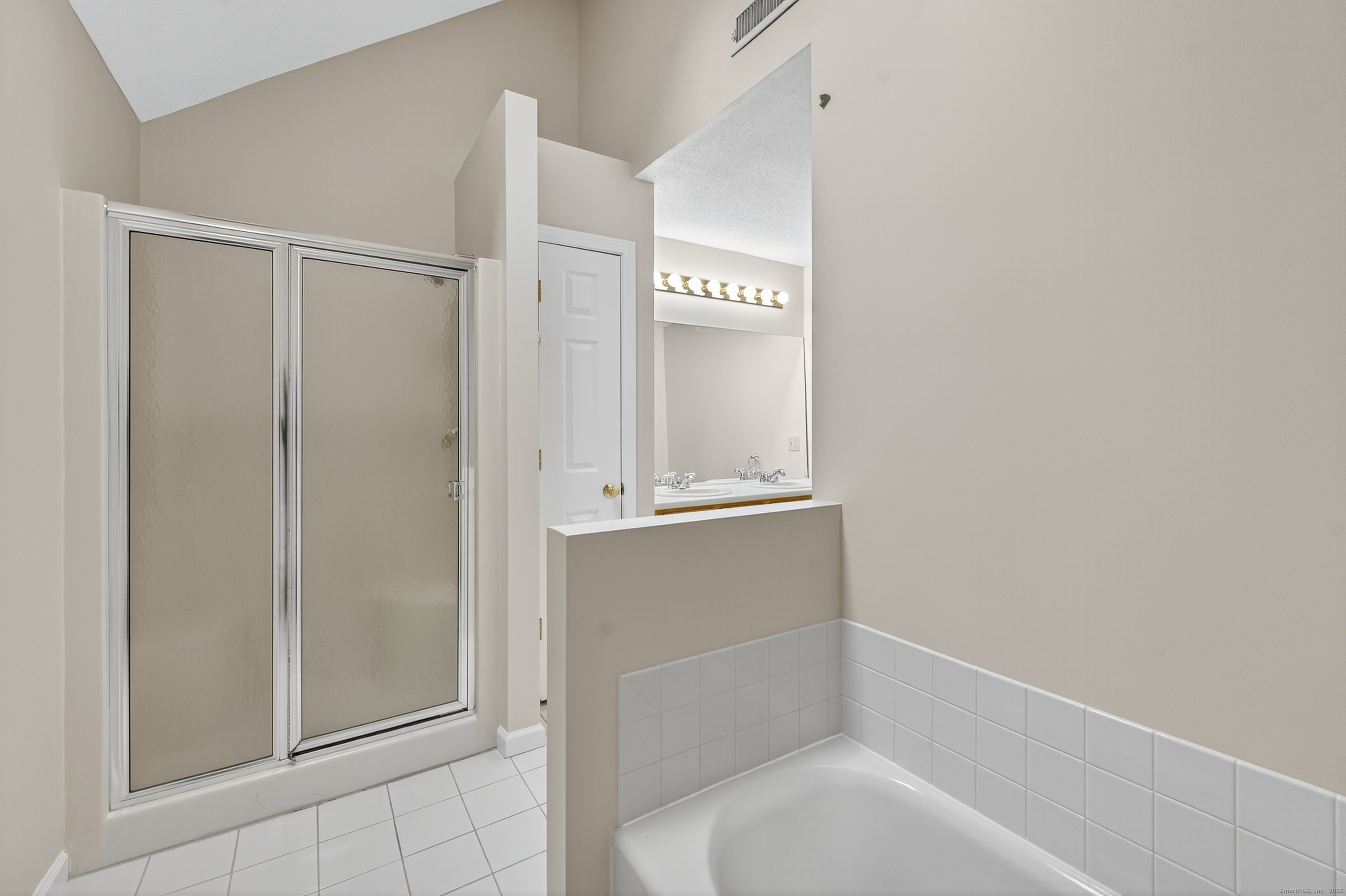 43 Copley Road, Unit 43 Glastonbury, CT 06073 - Photo 27 of 37 a bathroom with a bathtub and shower