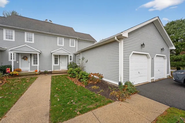 $3,000 | 43 Copley Road, Unit 43, Glastonbury, CT 06073