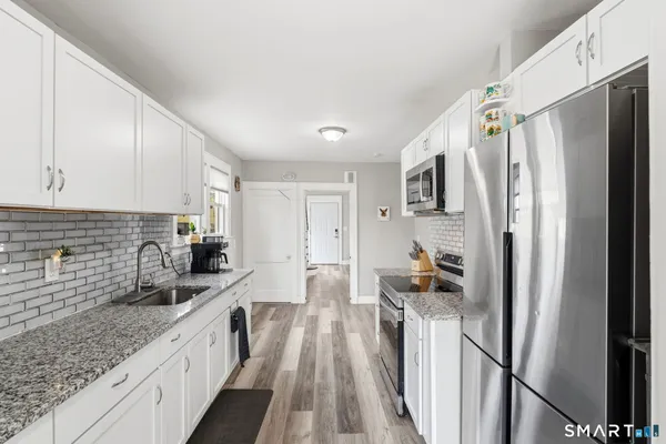 $349,900 | 19 Waller Court, New London, CT 06320