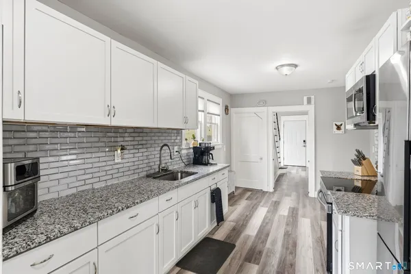 $349,900 | 19 Waller Court, New London, CT 06320