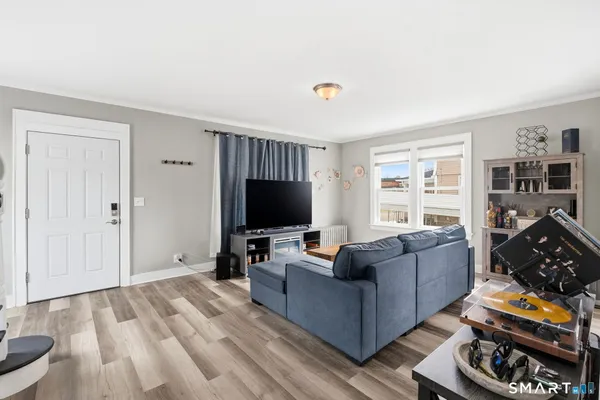 $349,900 | 19 Waller Court, New London, CT 06320